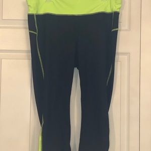 Xersion Capri exercise pant size xl